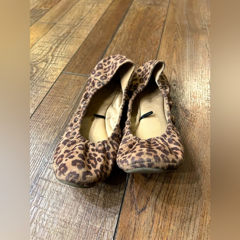 a.n.a cheetah print flats. Size 7
